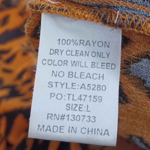 Umgee Leopard Print Collared V-Neck Boho Frayed Hem Sz L Tunic Top - Picture 13 of 15